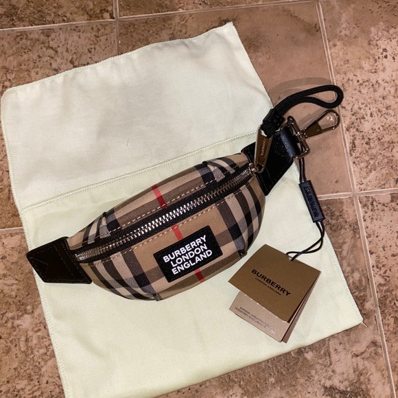 New💕Burberry Bum check bag charm - Picture 6 of 11